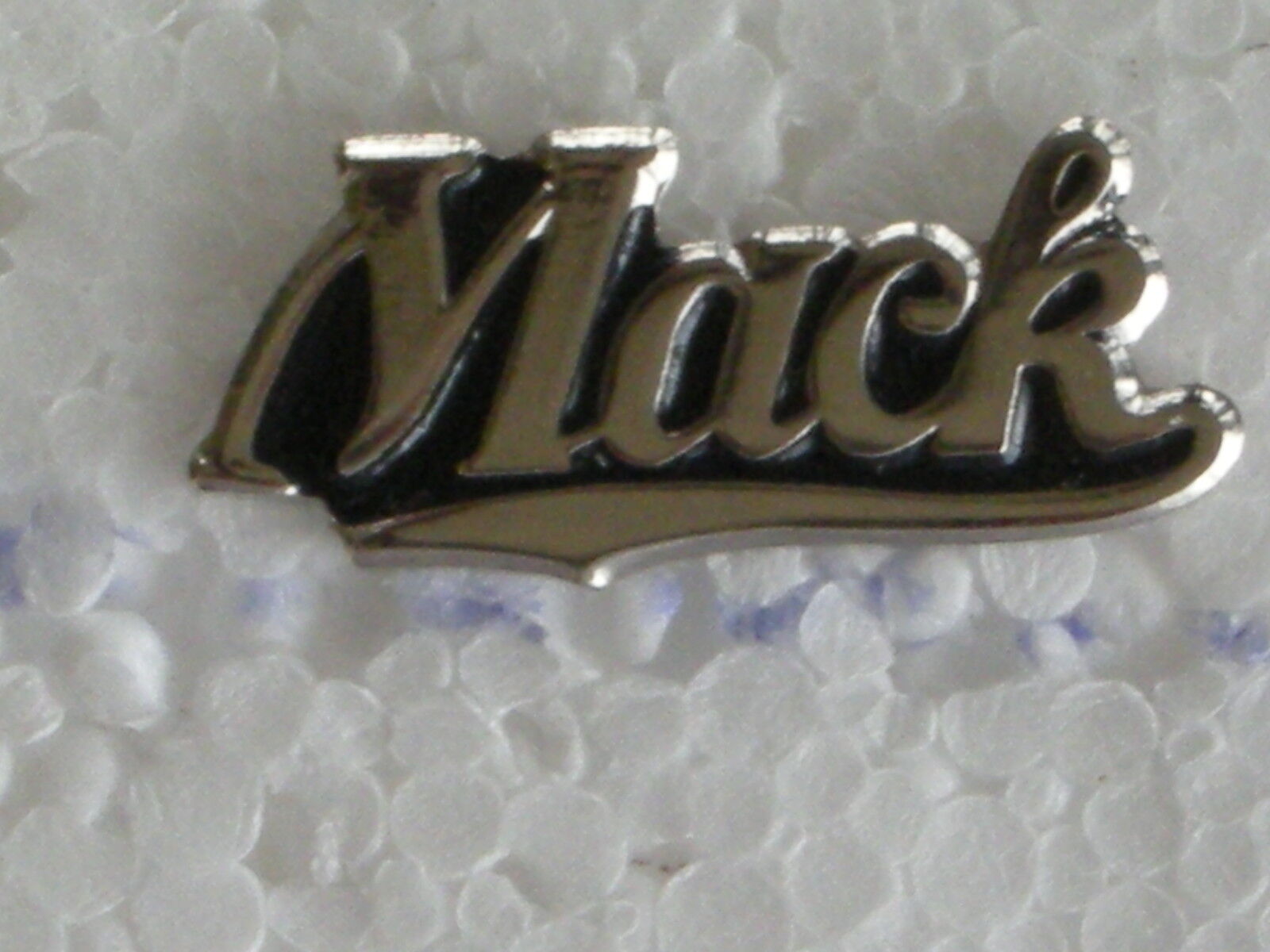 MACK SCRIPT PIN/ BADGE SIZE ONE IN. WITH TACK & CLUTCH