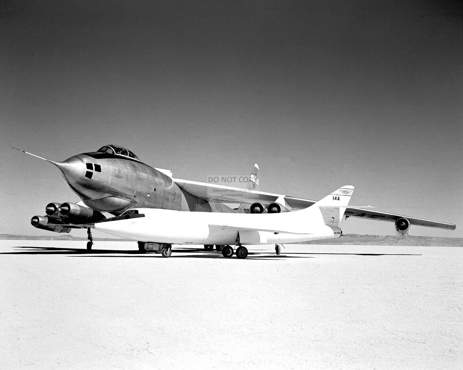 DOUGLAS D-558-2 & BOEING B-47A STRATOJET AIRCRAFT ON RAMP - 8X10 PHOTO (EP-052)