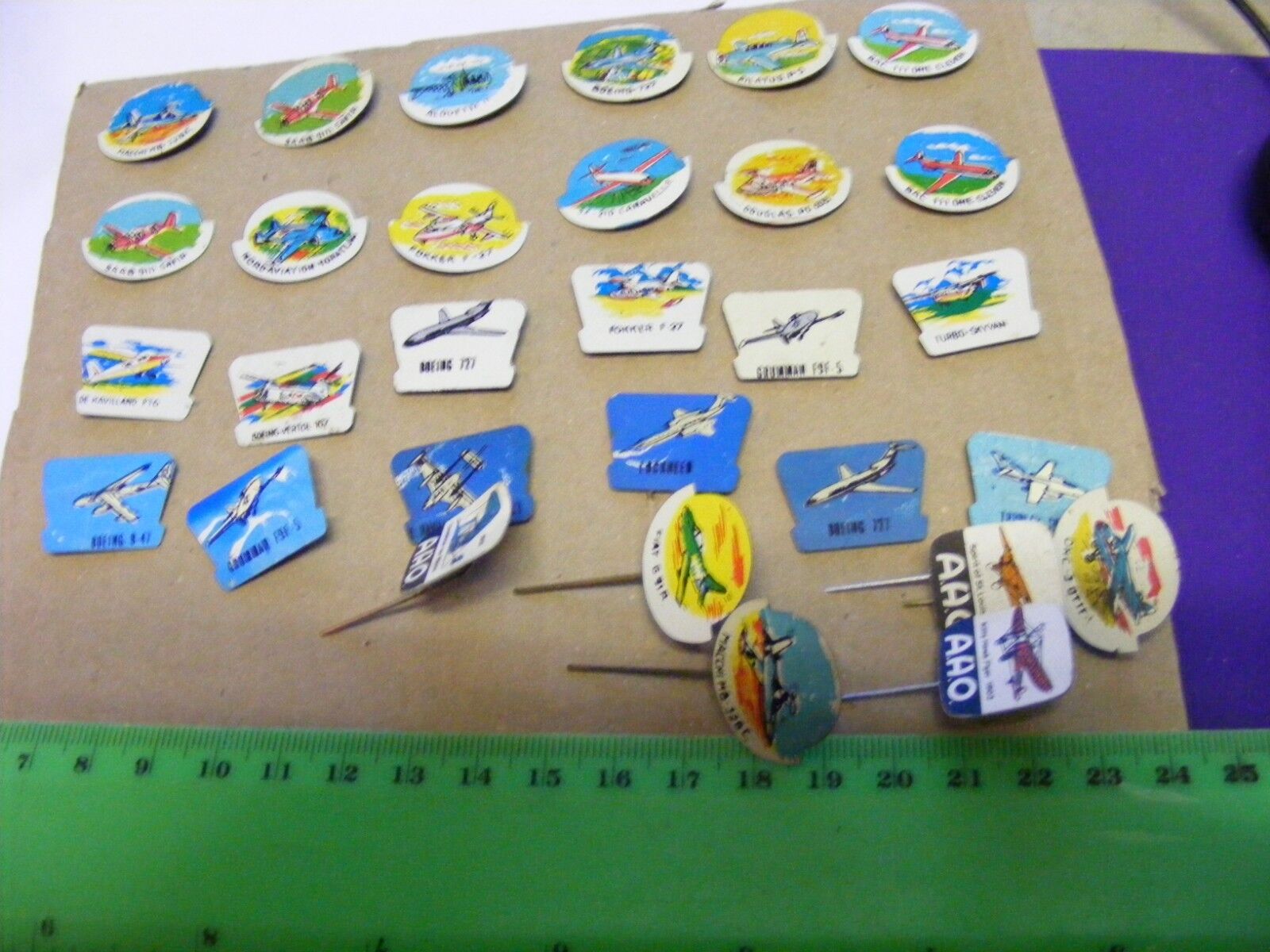 Lot 30 Airplane Badges(Gum or Cereal Premiums) from 1960s..Aircraft identify.