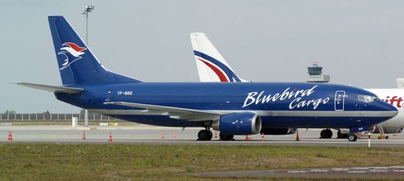 B-737 Bluebird Cargo B737 Airplane Wood Model  New