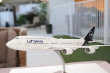 Gemini Jets 1:200 Lufthansa B747-8i  D-ABYC picture