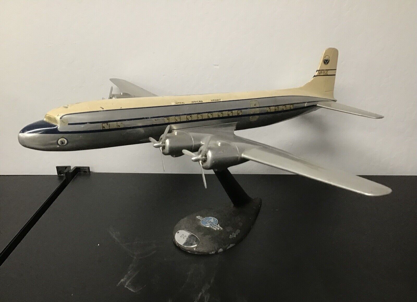 1/50 Central African Airways Douglas DC-6B Aluminum Factory Travel Agent Model