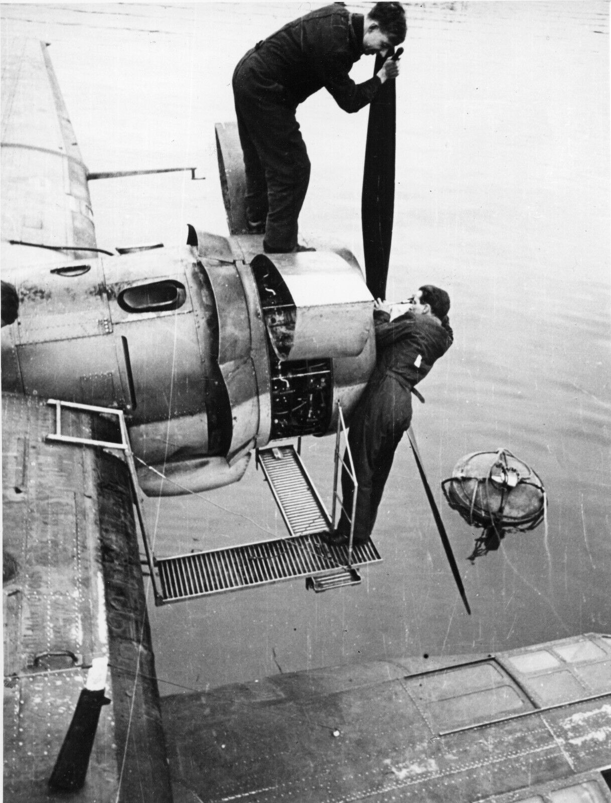 Catalina repairs 12 June 1943  - ex Bowyer Collection (964)