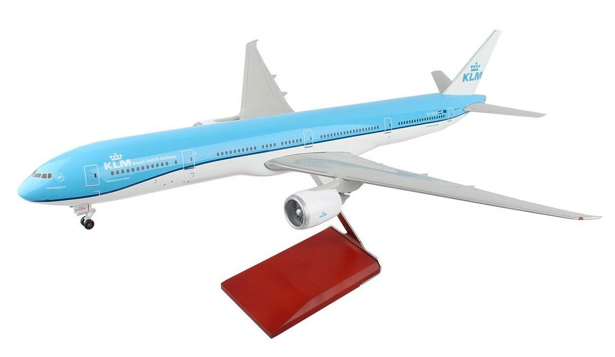 Skymarks SKR9401 KLM Boeing 777-300 PH-BVN Desk Top Display 1/100 Model Airplane