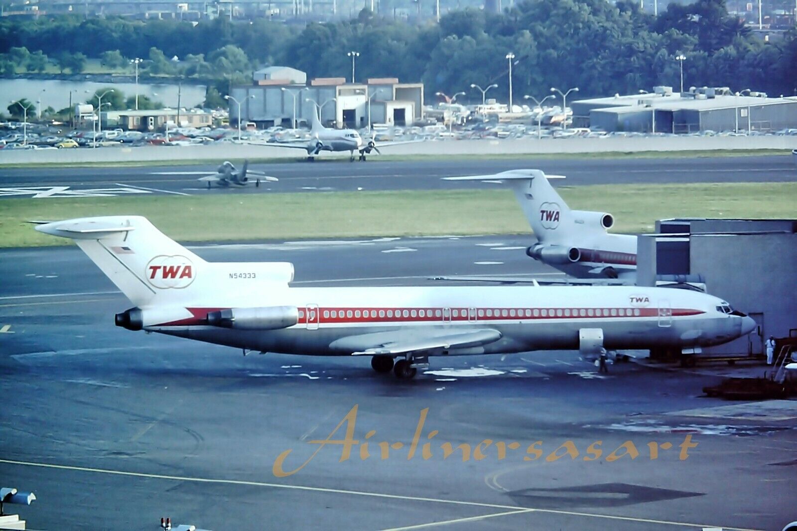 TWA Boeing 727-231 N54333 at DCA in June 1975 8\