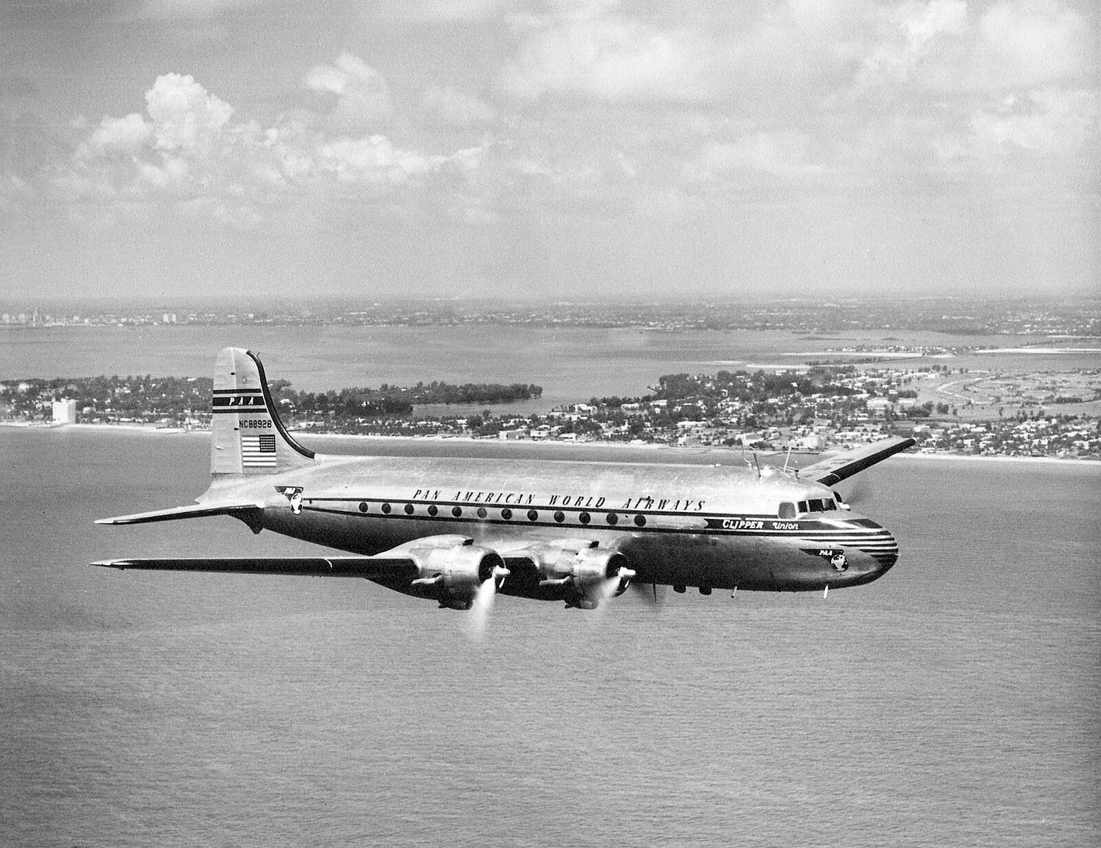 Pan American Airways Douglas DC-4 ((8.5\