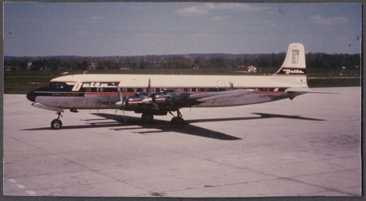 Delta Air Lines Douglas DC-7C N4877C color photograph 1960s