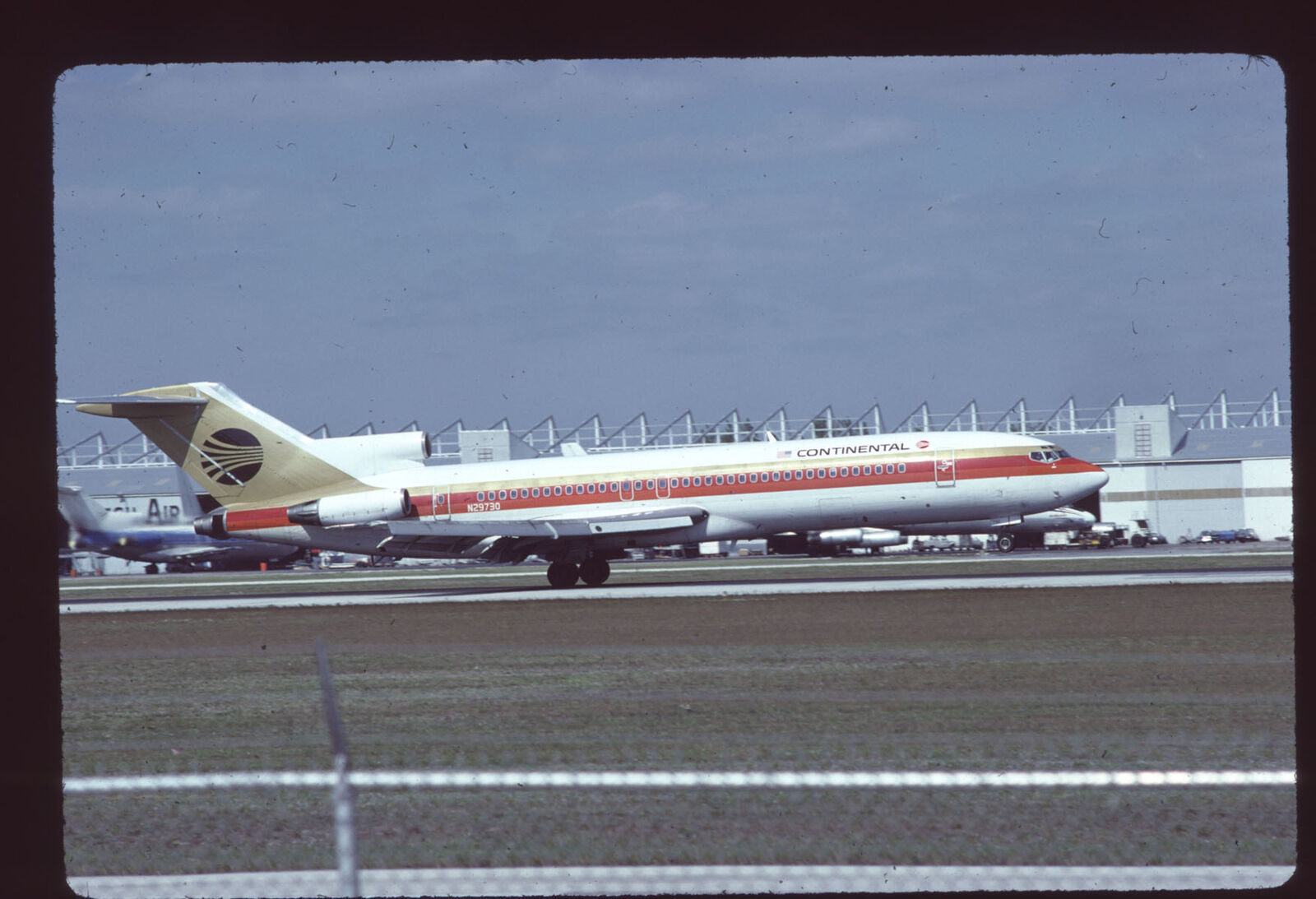 Orig 35mm airline slide Continental Airlines 727-200 N29730 [3122]
