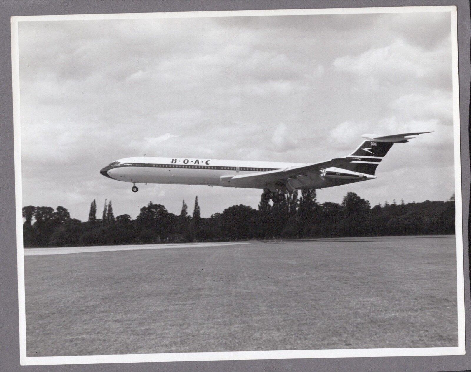 BOAC VICKERS SUPER VC10 LARGE ORIGINAL VINTAGE AIRLINE PHOTO 3