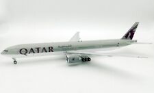 Inflight IF773QT0422 Qatar Airways Boeing 777-300ER A7-BEN Diecast 1/200 Model picture