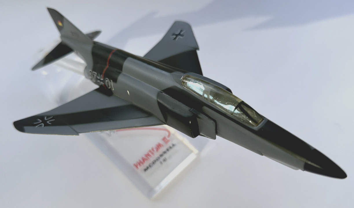 Precise McDonnell Douglas F-4 Phantom II Display Model