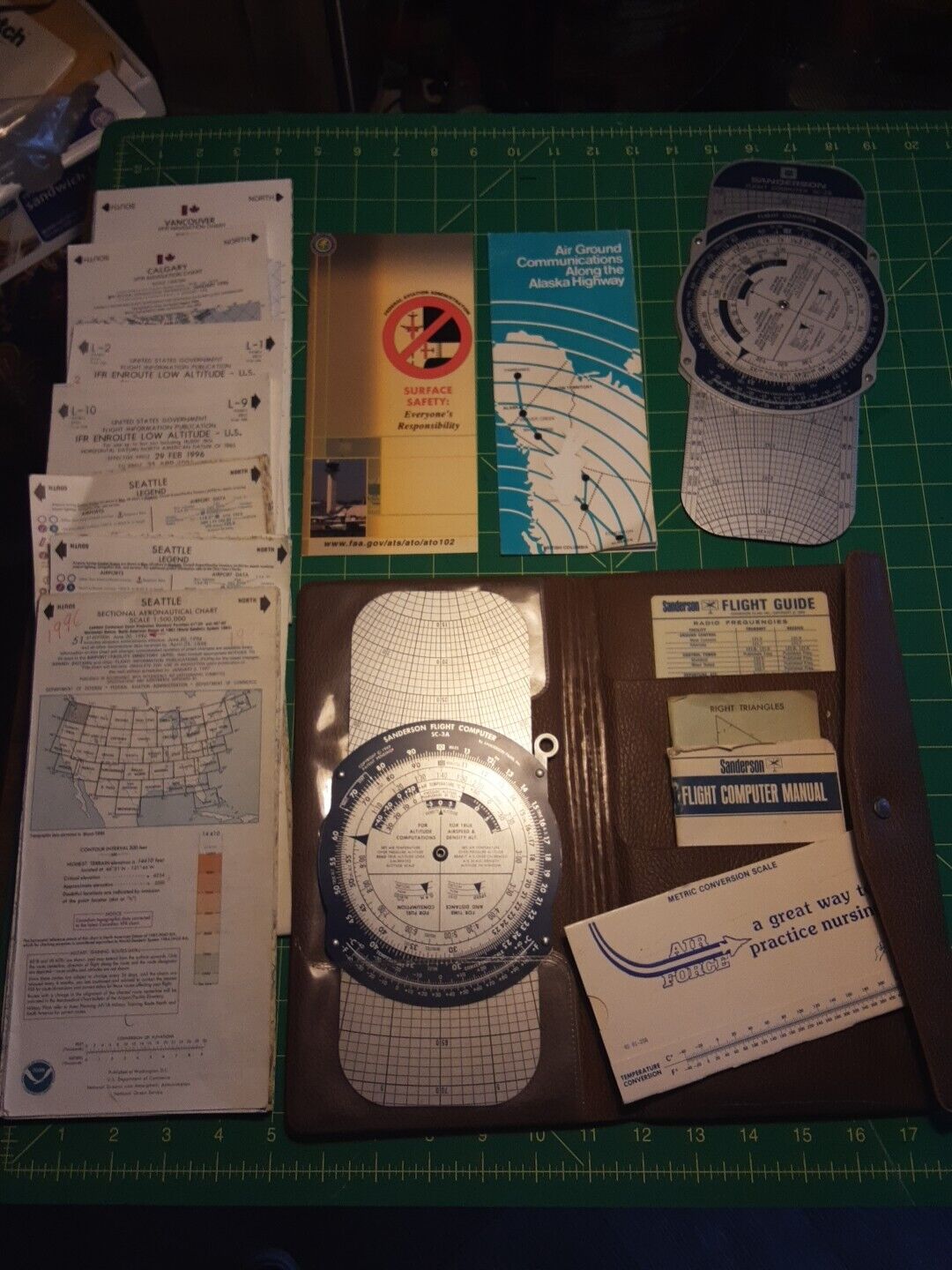 Sanderson Flight Computer SC-3A W/guide&case+ Aerohautical Maps &Can. VFR Charts