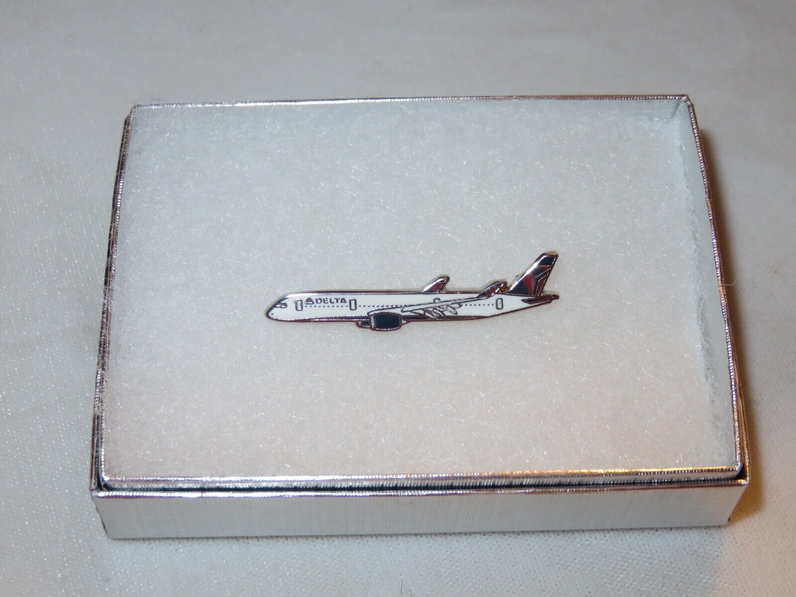 DELTA AIRLINES A350 AIRBUS AIRPLANE LAPEL TACK PIN NORTHWEST NWA PILOT GIFT NEW