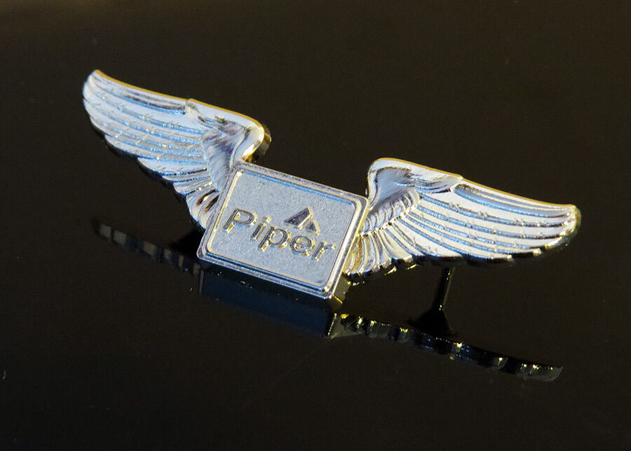 WINGS Pin PIPER Aircraft gold *metal Private Pilot Archer Warrior Arrow Tomahawk