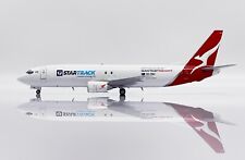 Qantas Freight B737-400(SF) Reg: VH-XNH JC Wings Scale 1:200 Diecast XX20394 (E) picture