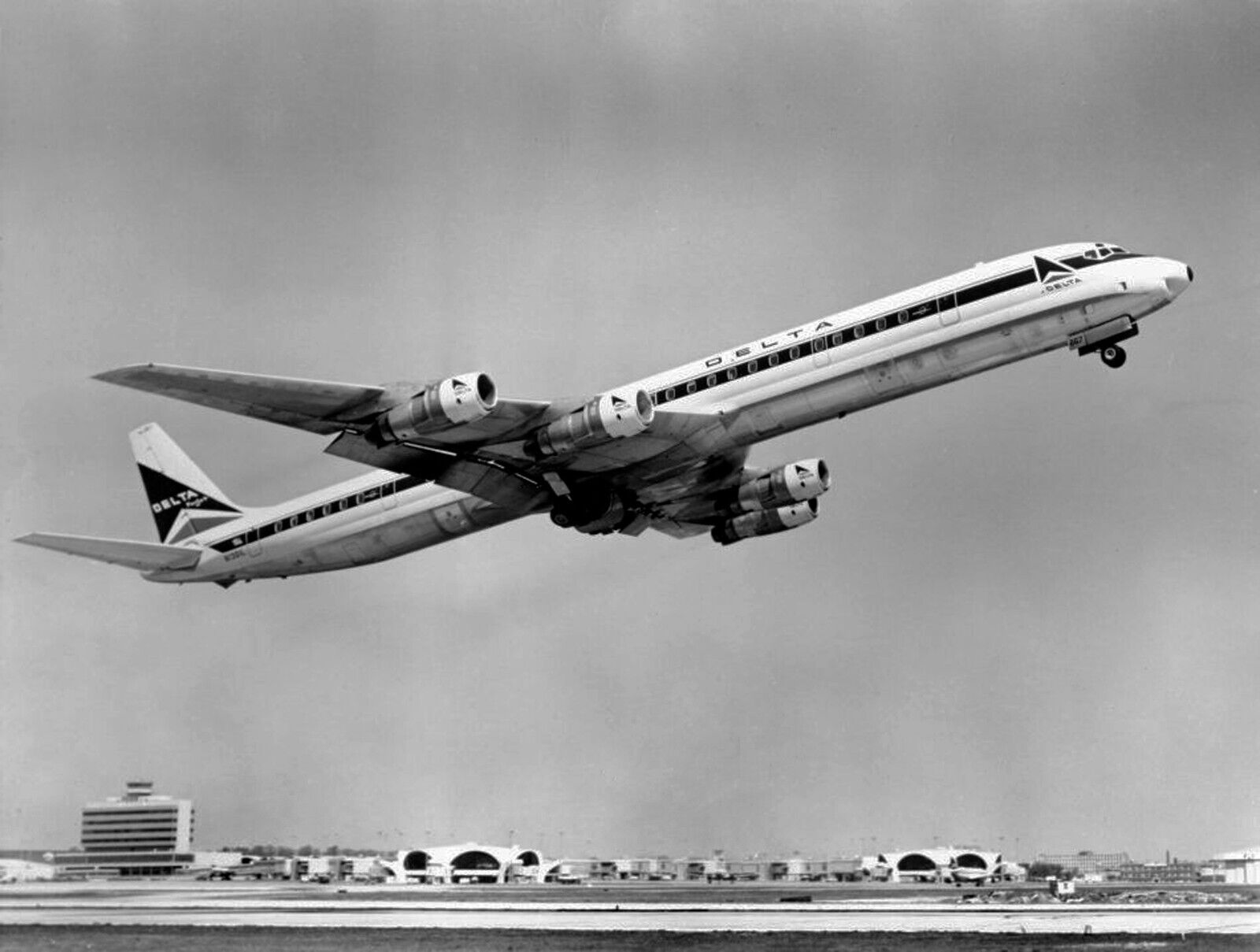 Delta Air Lines Douglas DC-8-61 ((16\