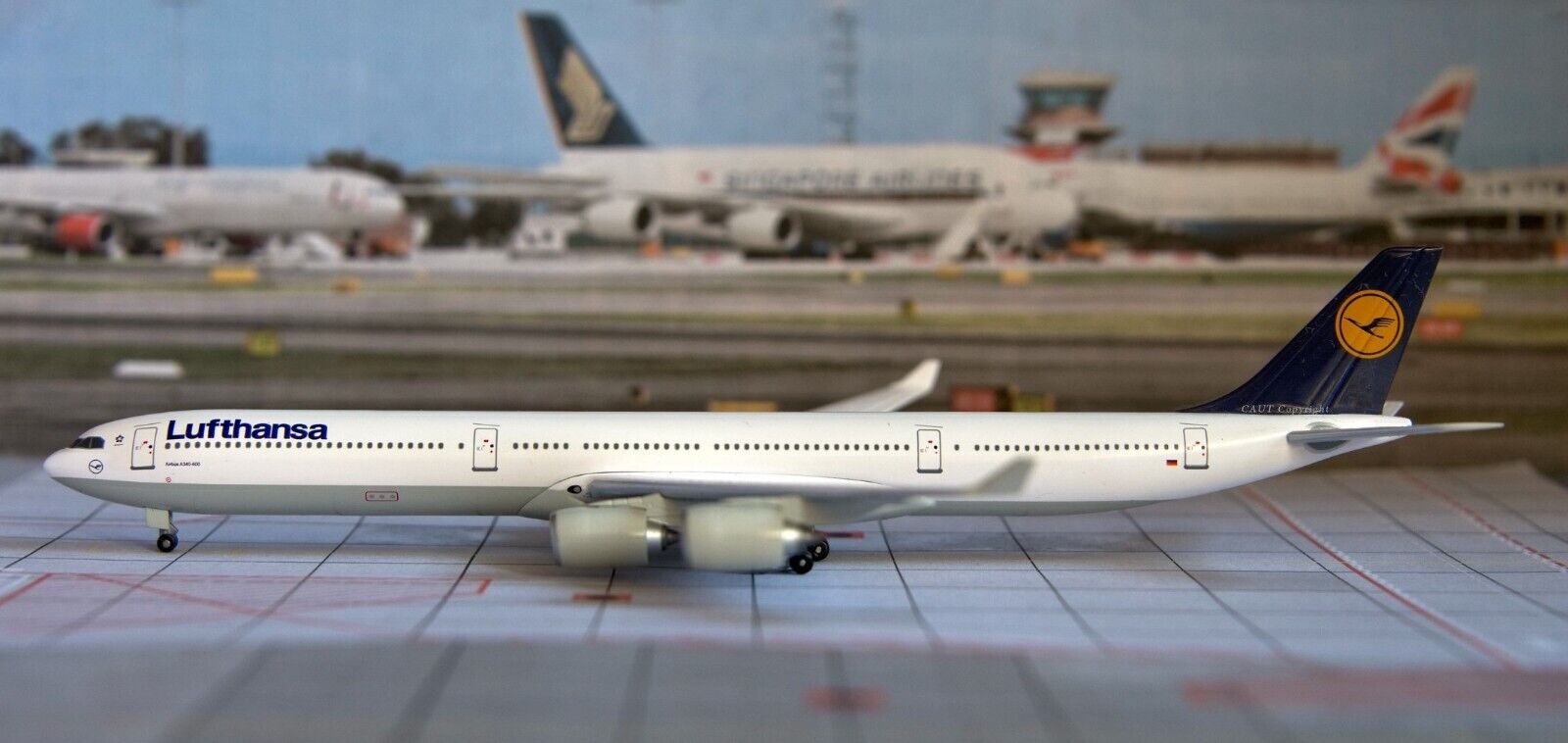 Dragon Wings 55382 Lufthansa Airbus A340-600 Diecast 1/400 Model Airplane + GSE