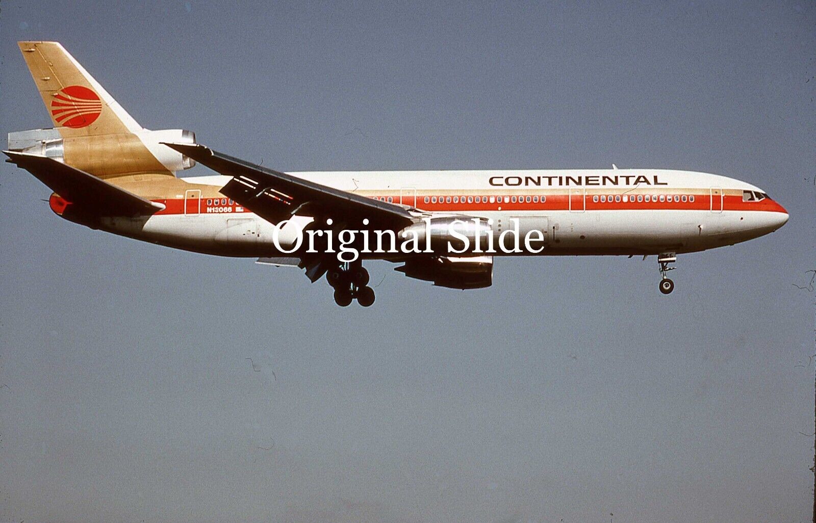 Aircraft Slide - Continental DC-10 N13066    (B143)