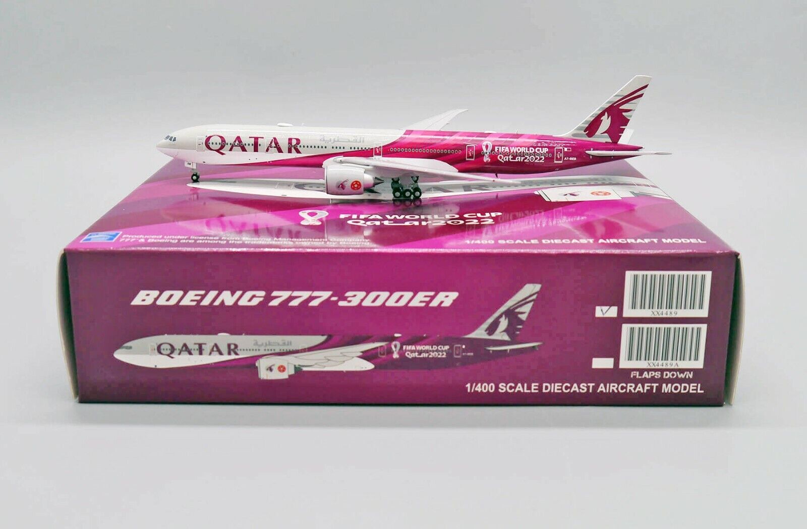 Qatar Airways B777-300ER Reg: A7-BEB JC Wings Scale 1:400 Diecast model XX4489