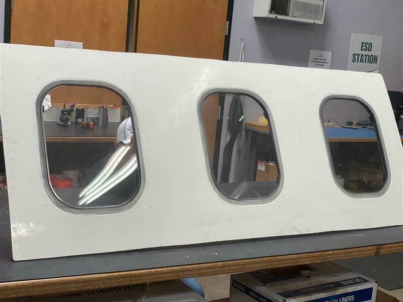 747 Aircraft - 3 Window Cutout
