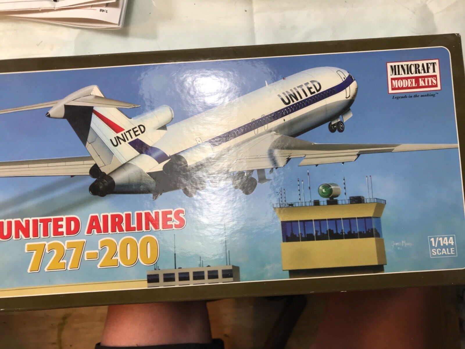 Academy 1/144 727-200 United Airlines