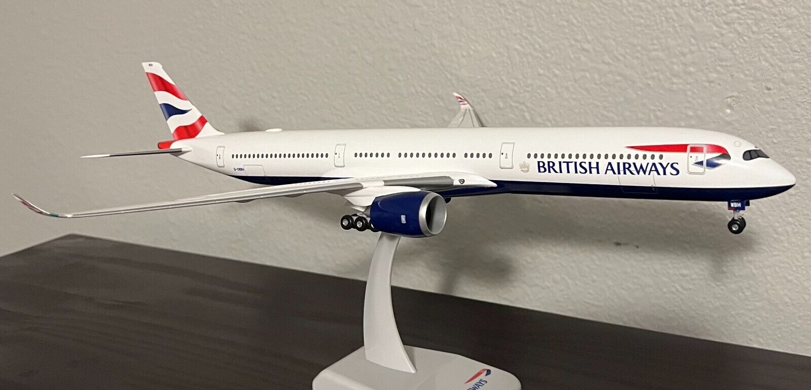 1/200 Hogan Wings British Airways Airbus A350-1000     G-XWBH