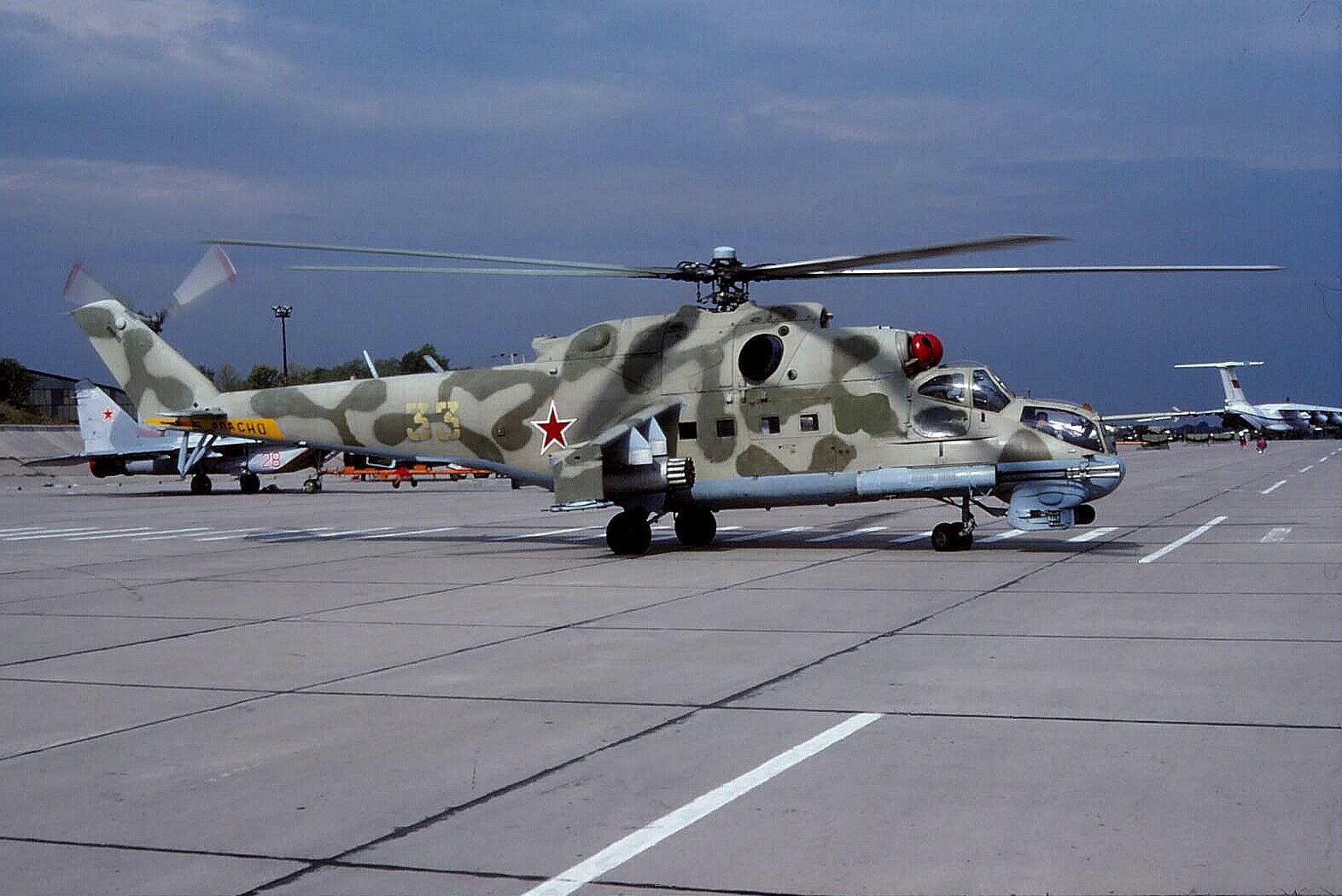 Original colour slide Mil Mi-24 Hind '33' of Russian Air Force