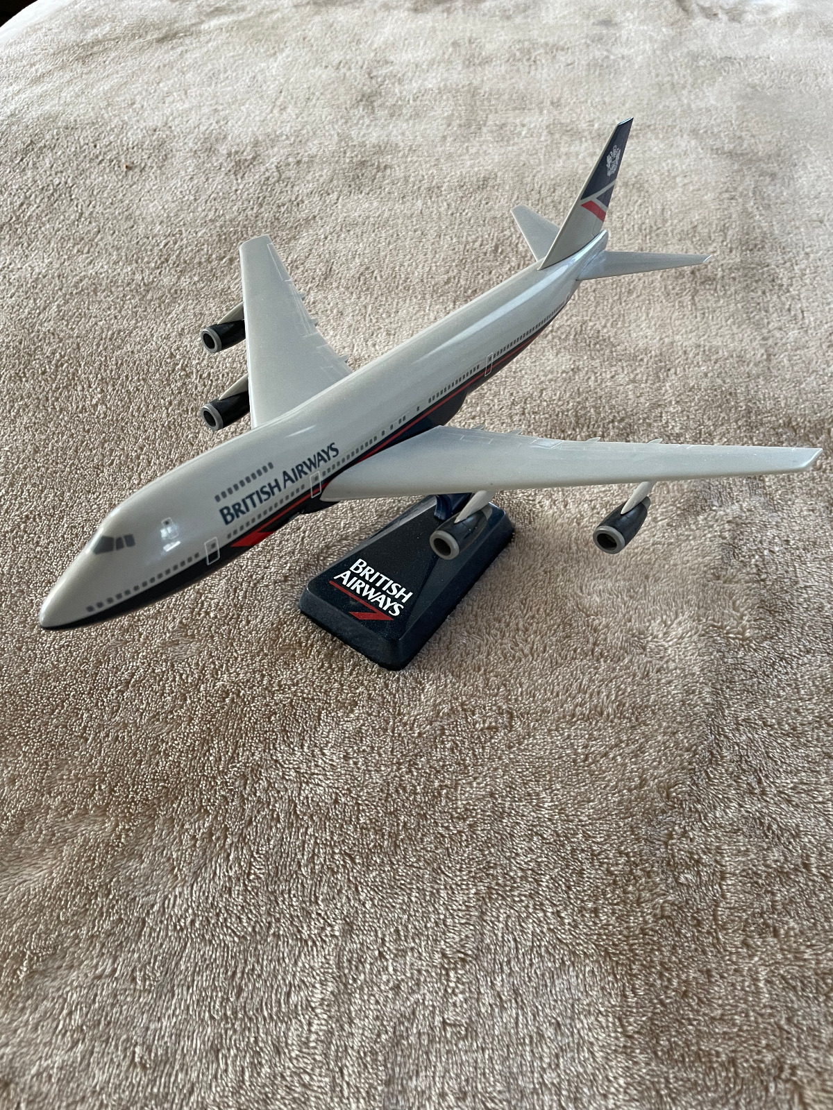 British Airways Boeing 747 snapfit model airplane