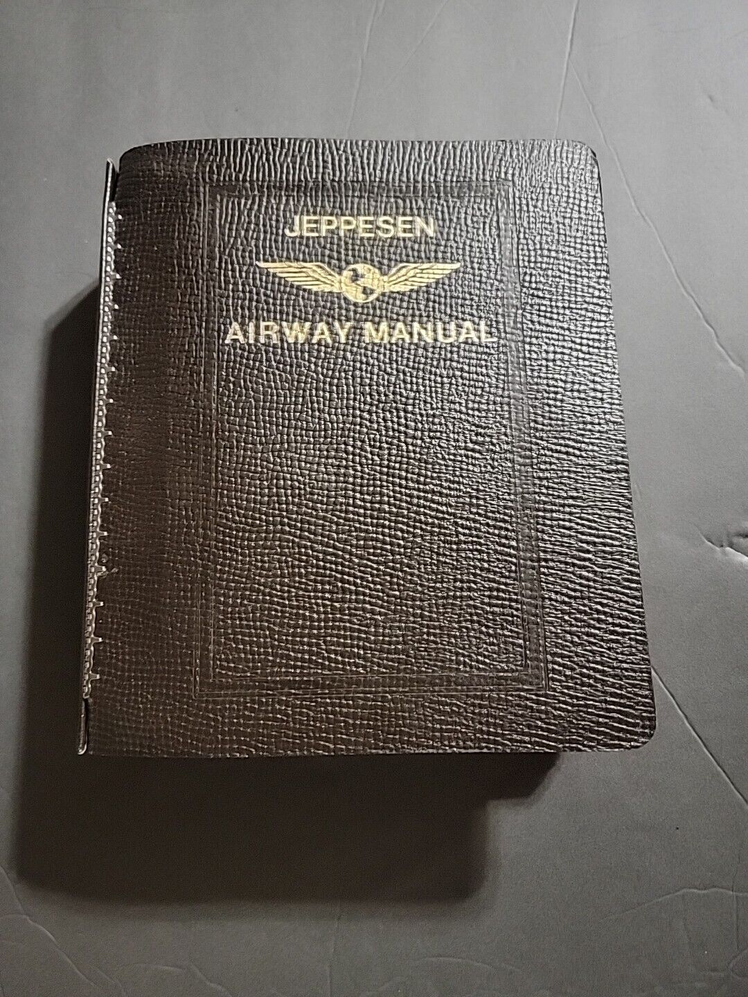 JEPPESEN AIRWAY MANUAL Pilot Leather Binder Book Maps Charts Terminal Guides VTG