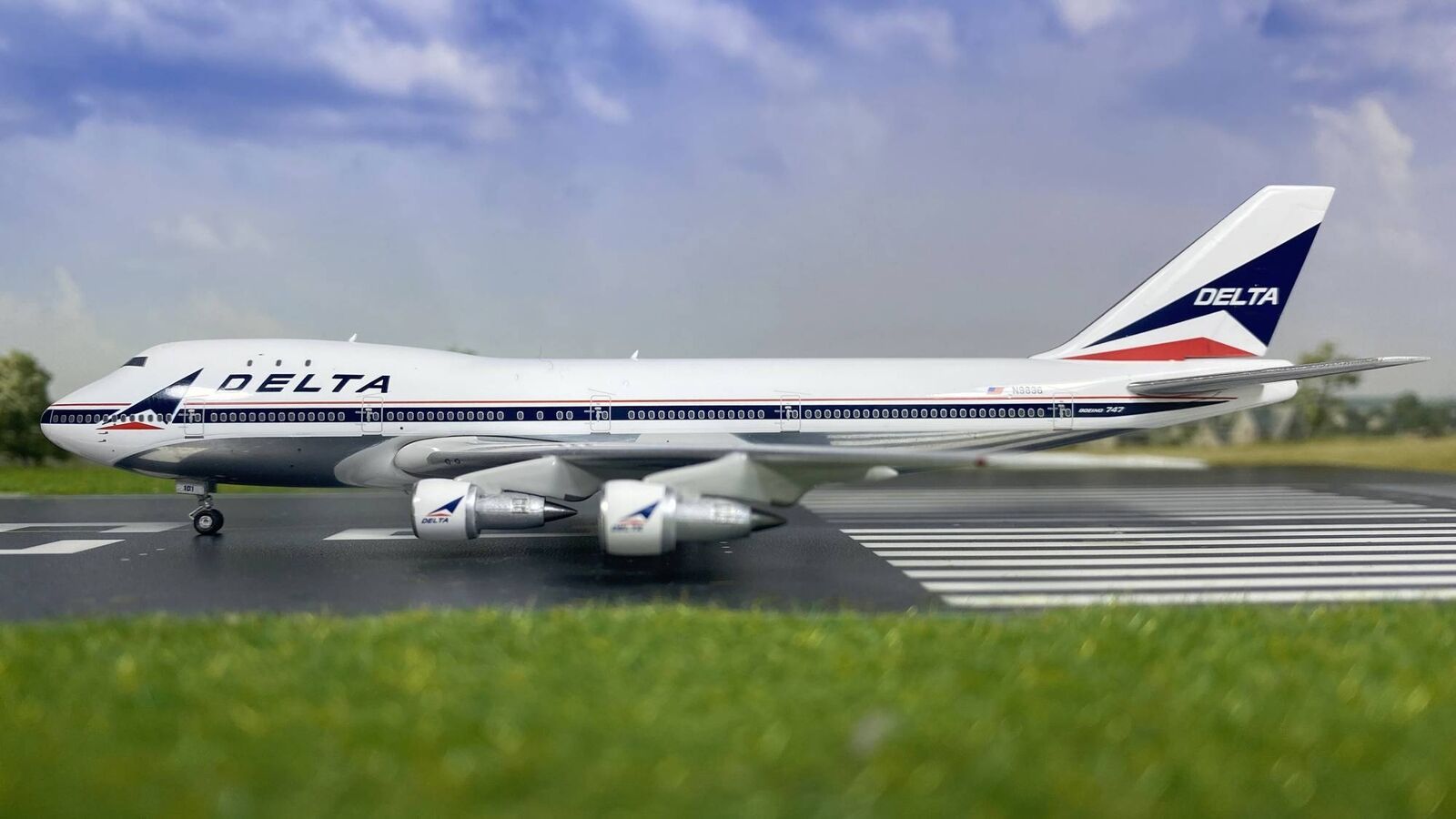 Phoenix 04539 Delta Airlines Boeing 747-100 Widget N9896 Diecast 1/400 Jet Model