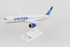 Skymarks 1046 Model United Airlines (2019) Boeing 787-9 1/200 Scale with Stand picture