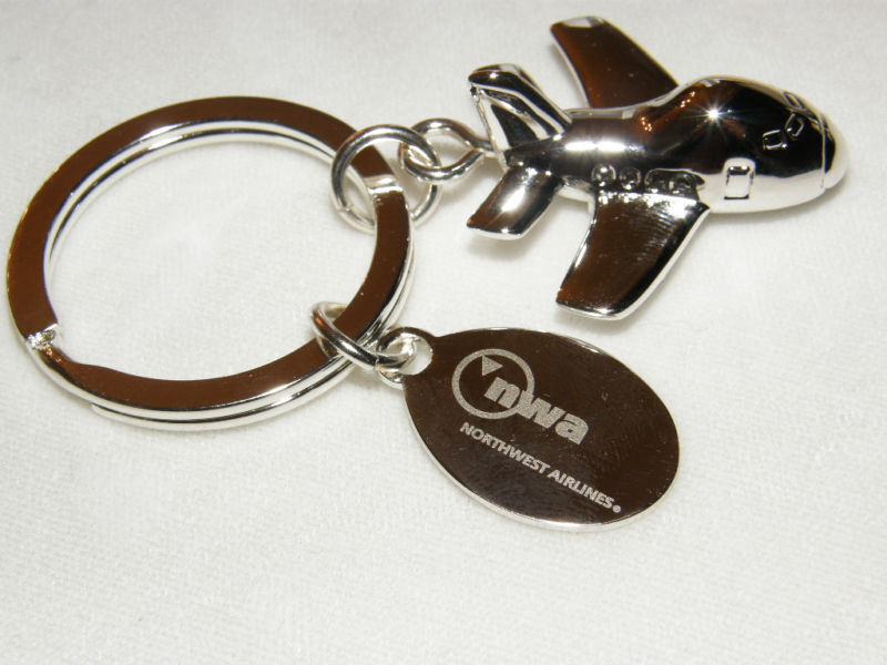 NORTHWEST AIRLINES BOEING 747 AIRPLANE KEY CHAIN NWA DELTA PILOT MECHANIC F/A 