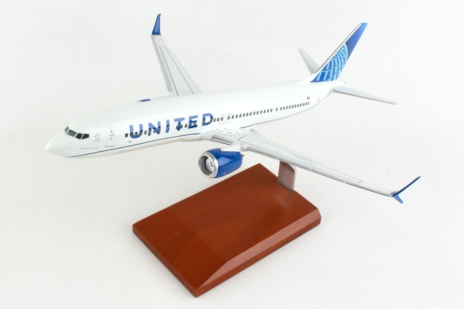 United Airlines Boeing 737-800 New Livery Desk Display Model 1/100 ES Airplane