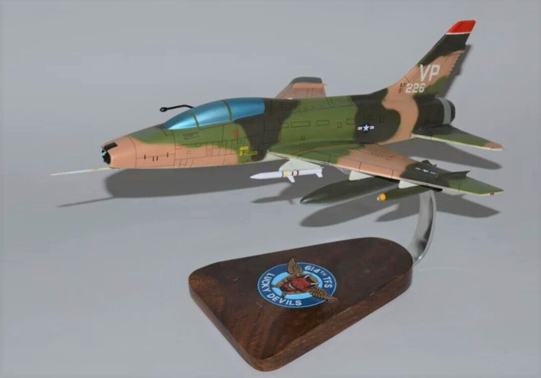 USAF North American F-100F Super Sabre Wild Weasel Desk 1/48 Model SC Airplane