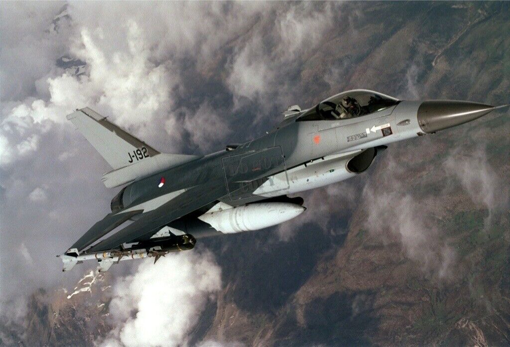 F-16A Falcon aircraft from the Royal Netherlands Air Force AF 8X12 PHOTOGRAPH