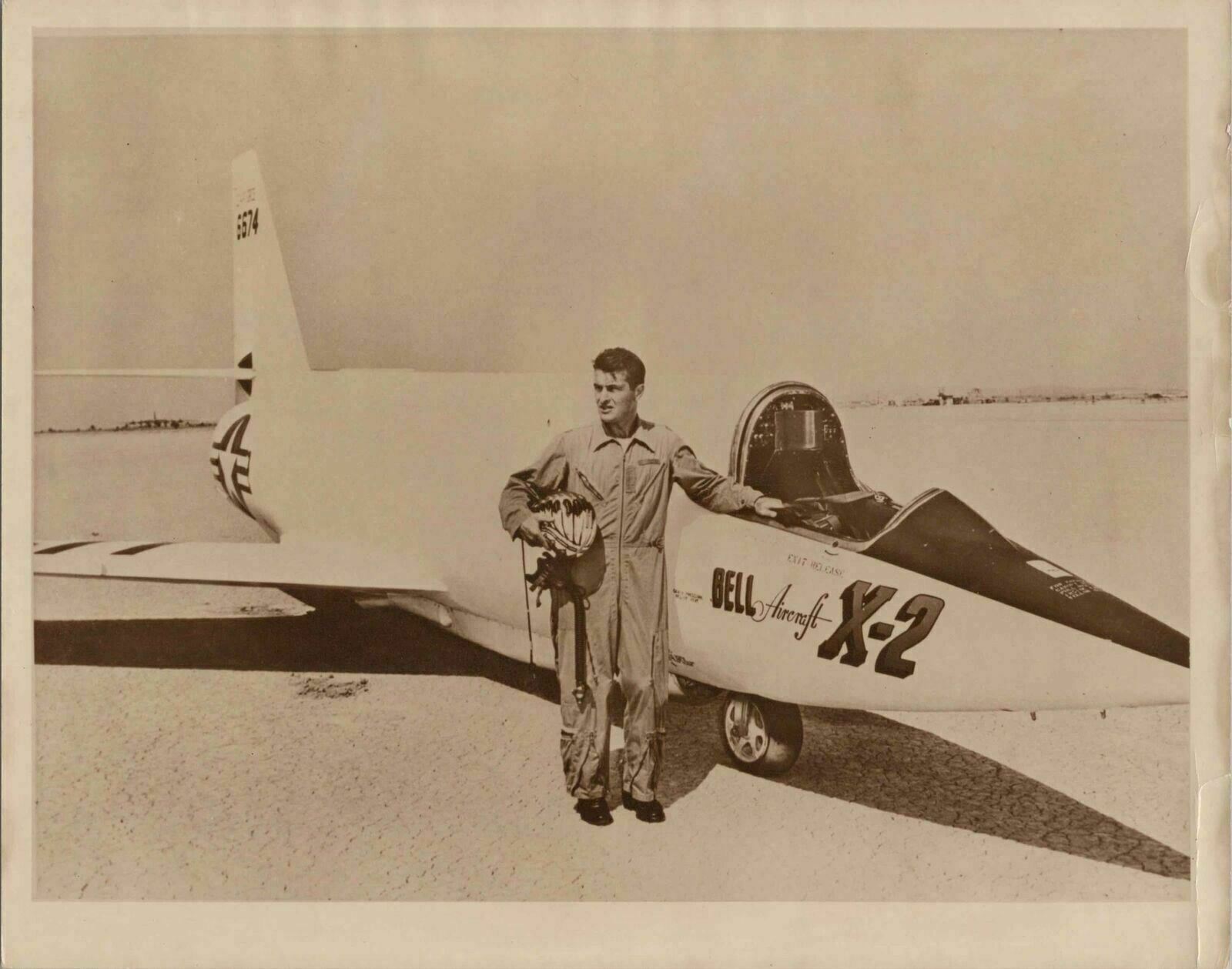 BELL X-2 ROCKET AIRCRAFT FRANK EVEREST TEST PILOT ORIGINAL 1956 PRESS PHOTO