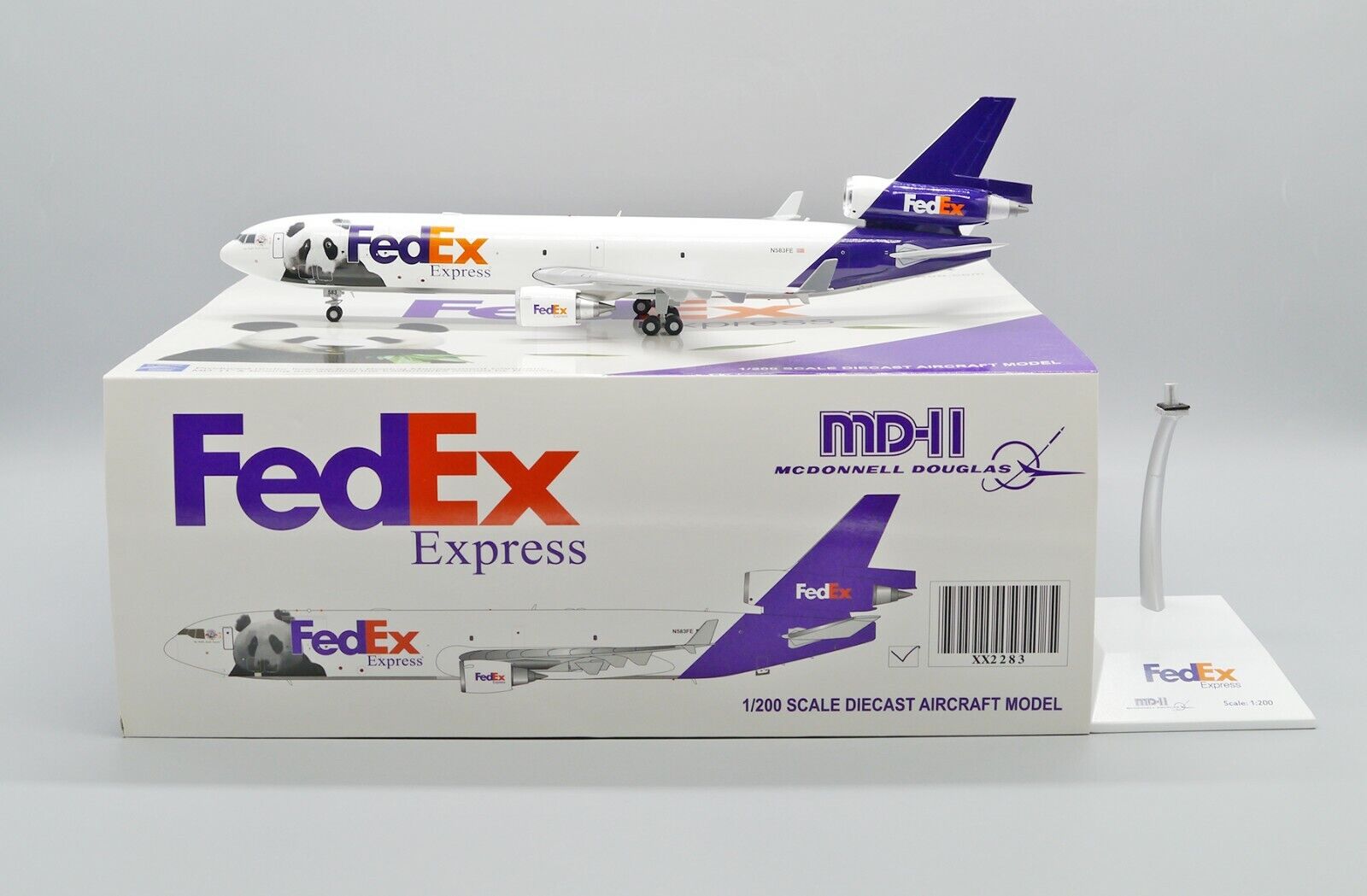 Federal Express MD-11 \'\'Panda\'\' Reg: N583FE JC Wings Scale 1:200 Diecast XX2283