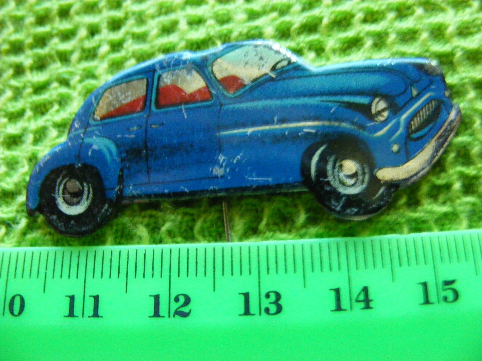  STANDARD 8 or SIMCA  8 Car.  ,Very Old car-shaped Pin Badge,.1950s (Blue).