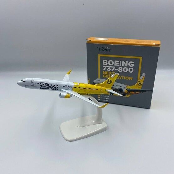 Airplane model Boeing 737-800 Bees Airline