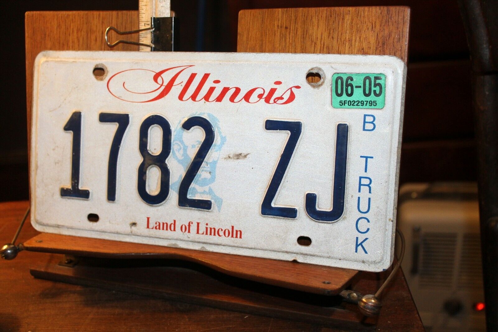 2005 Illinois License Plate Truck 1782 ZJ 