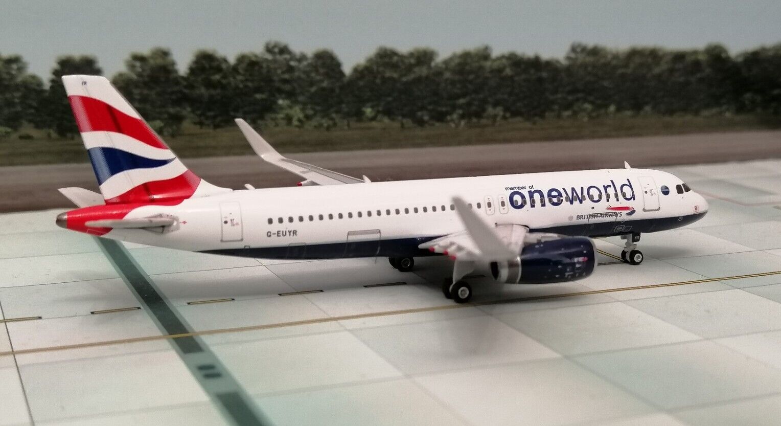British Airways Airbus A320NEO (One World Livery) G-EUYR 1/400 by Phoenix. NEW 