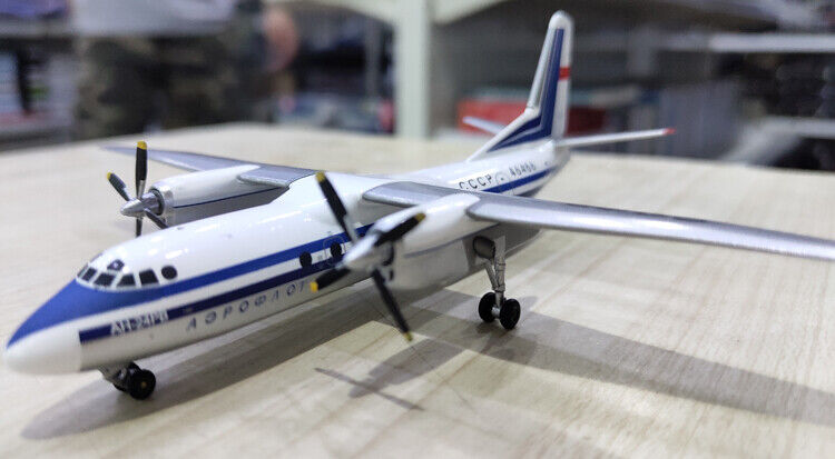 Herpa Soviet Aeroflot Antonov AN-24 RV Reg CCCP-46466 1/200 diecast plane model