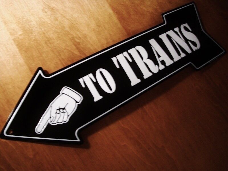 TO TRAINS Arrow Sign Finger Pointing Left Model Railroad Track Black Decor Sign