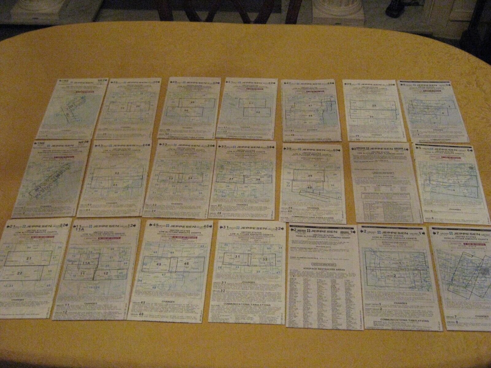 Lot of 21 Jeppesen Airway Charts High, Low & Planning Charts. Nice Lot Must-See