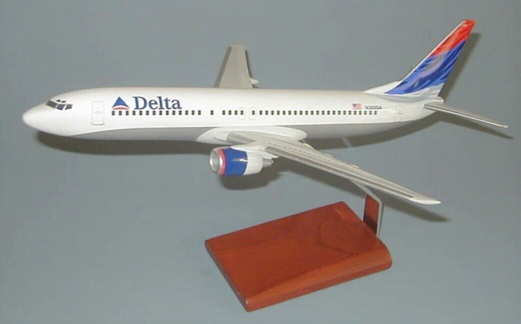Delta Airlines Boeing 737-800 Deltaflot Desk Top Display Model 1/100 SC Airplane