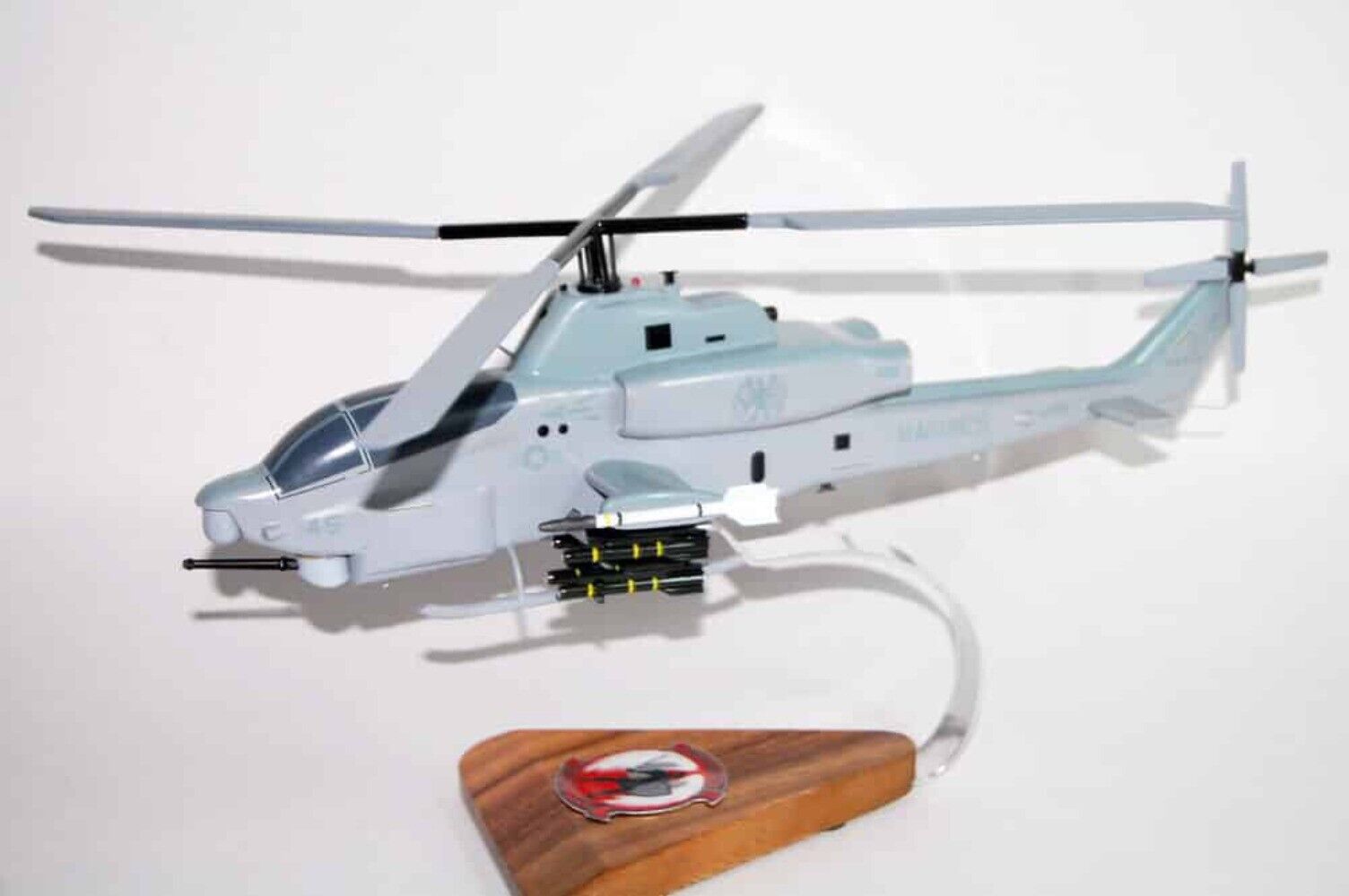 Bell® AH-1Z Viper, HMLA-469 Vengeance,16\