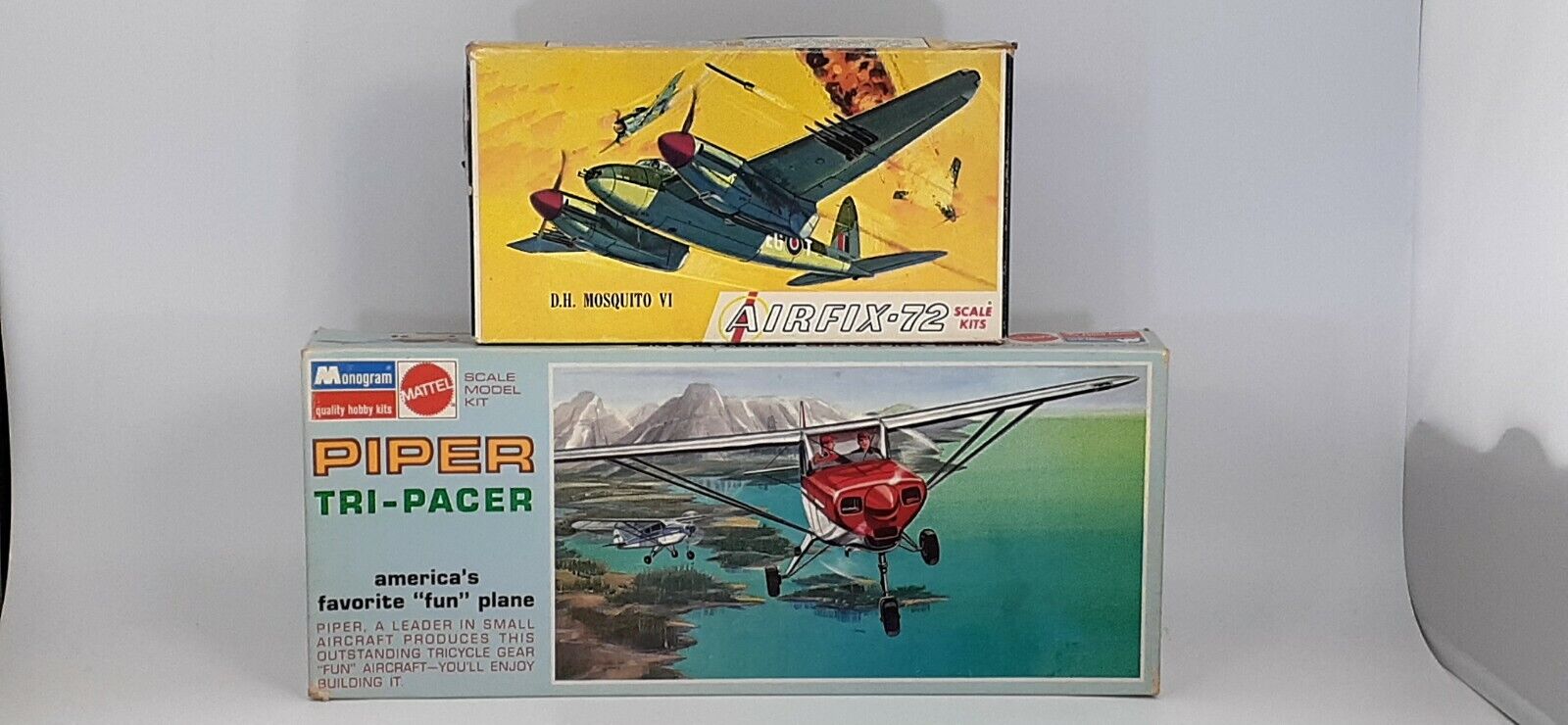 Lot Of 2 Aircraft Model Kit  D.H MOSQUITO VI AND PIPER TRI-PACER