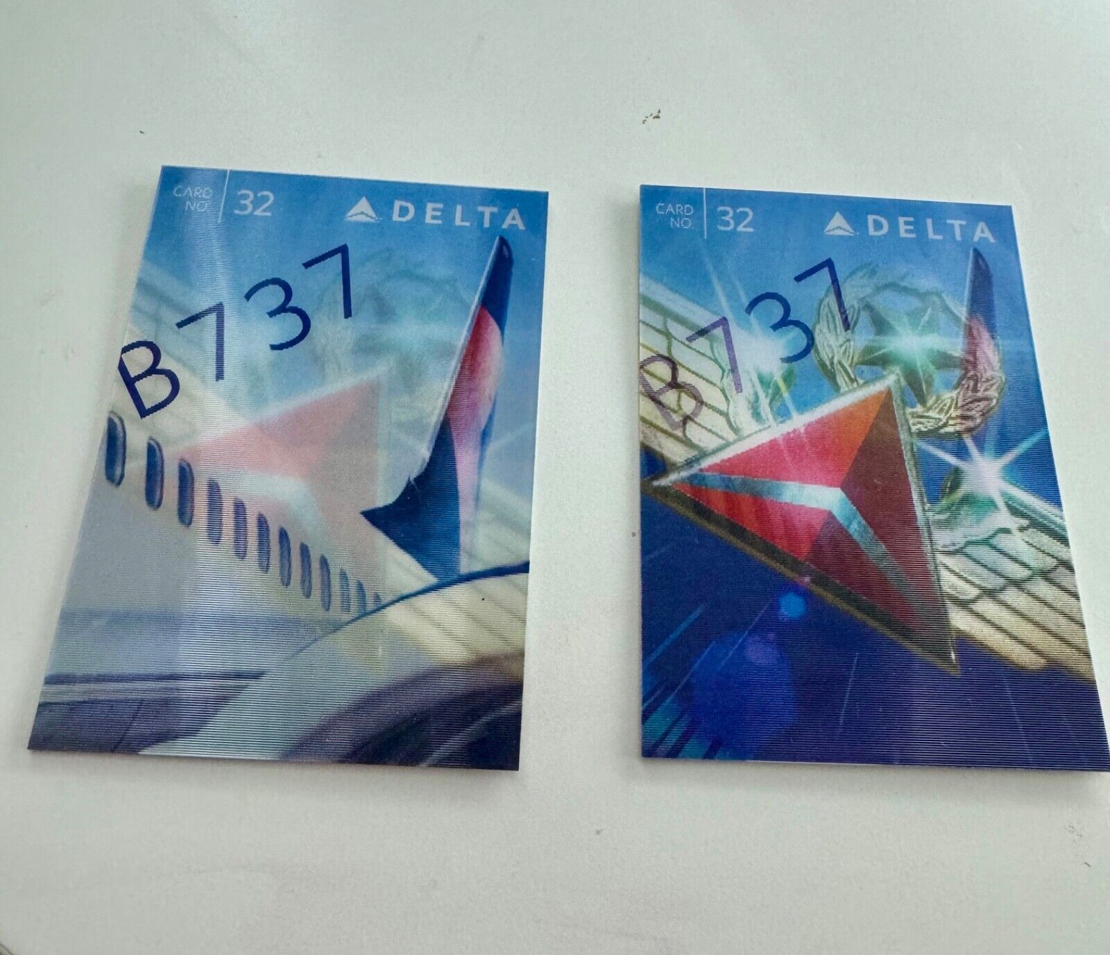 2015 Delta Air Lines Trading Card Boeing 737 Holographic (Card #32)