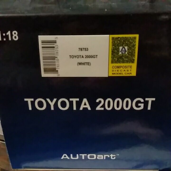 AUTOart TOYOTA 2000GT 1 18