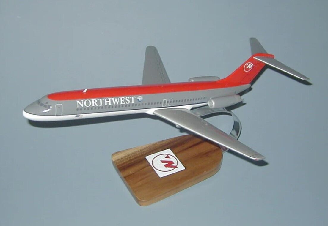 Northwest Airlines Douglas DC-9-30 Bowling Shoe Desk Top Model 1/100 SC Airplane